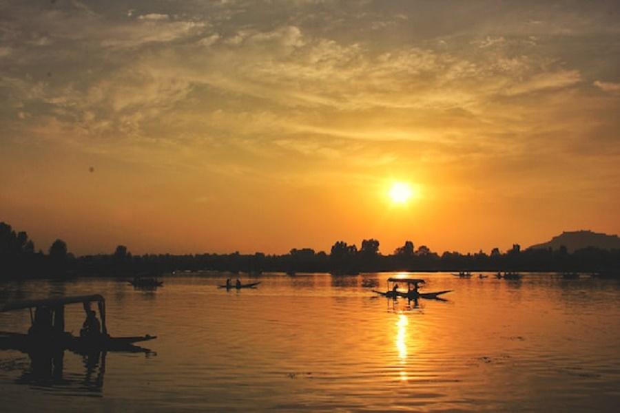 A Travel Guide To Exploring The Mughal Gardens Of Srinagar