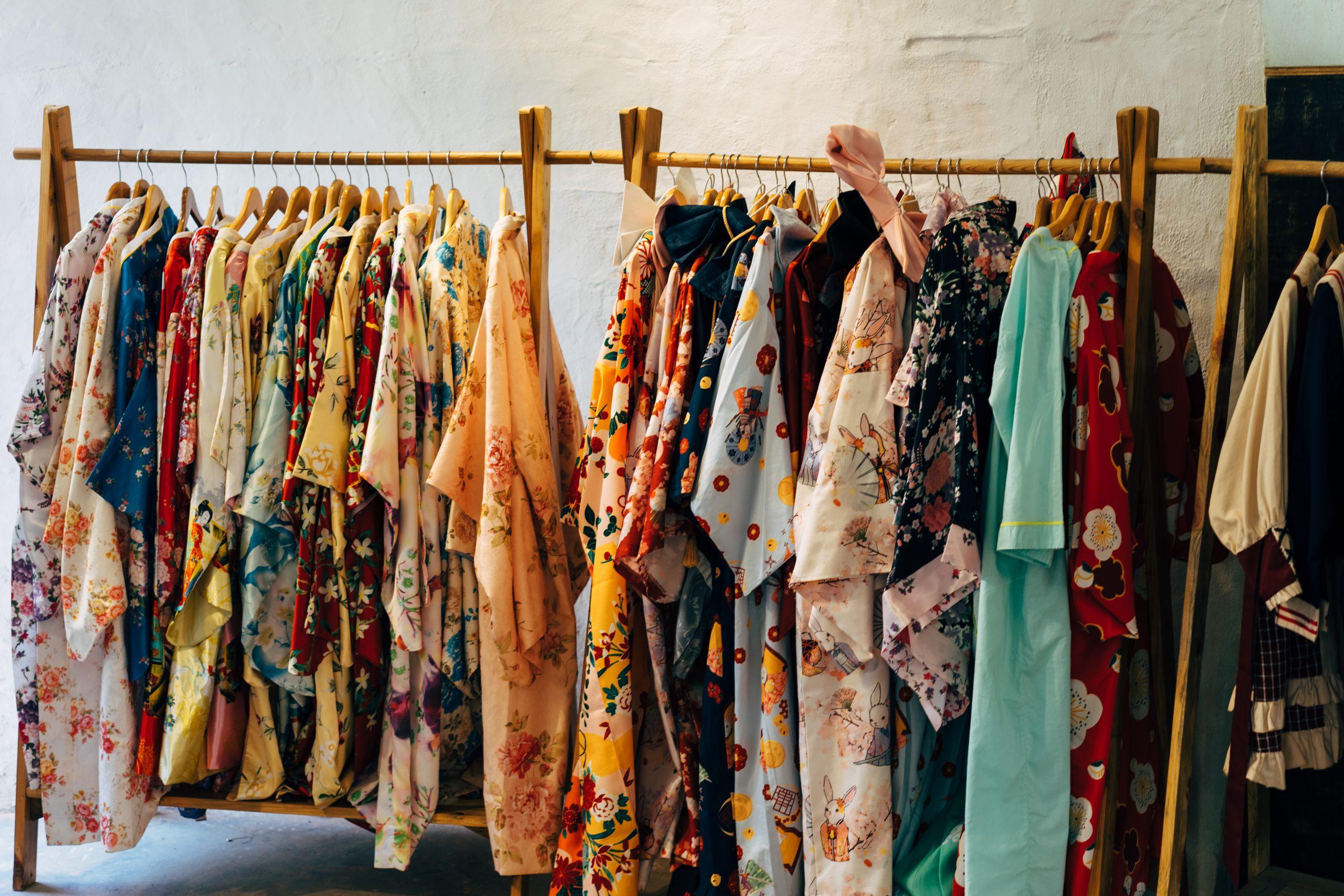 Strategies to Stay Stylish and Porofitable by Stocking Clothes Wholesale